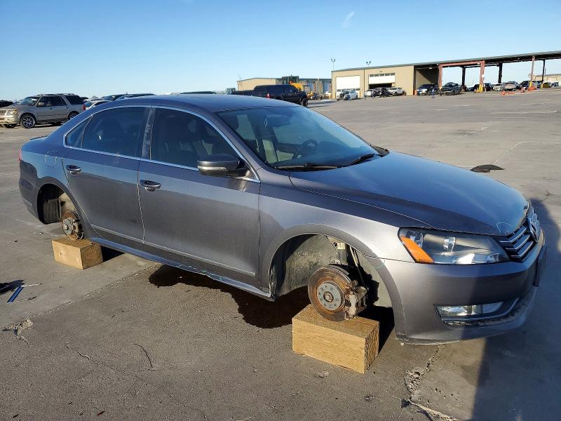 Photo 4 from auction – 2013 VOLKSWAGEN PASSAT with VIN 1VWCN7A30DC144908