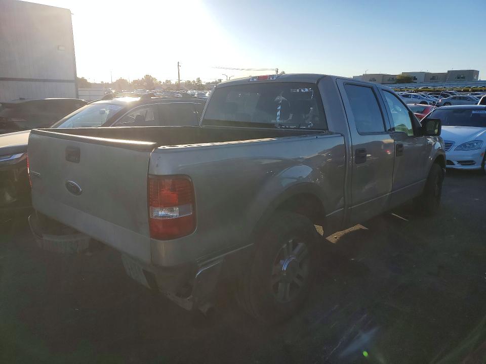 Photo 3 from auction – 2004 FORD F150 SUPER with VIN 1FTRW12W74KB71397