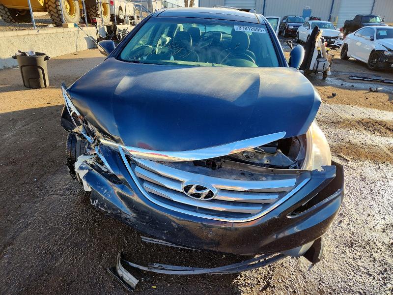 Photo 5 from auction – 2014 HYUNDAI SONATA SE with VIN 5NPEC4AB5EH869630