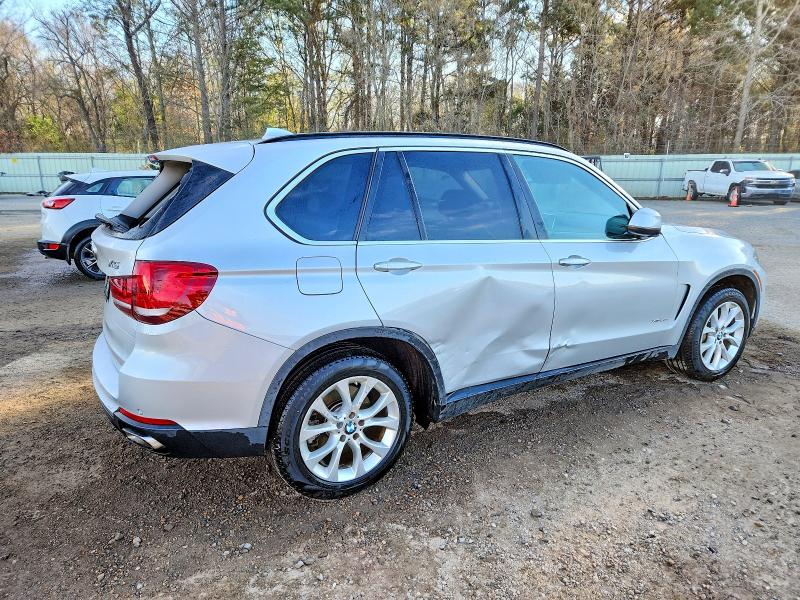 Photo 3 from auction – 2016 BMW X5 XDRIVE5 with VIN 5UXKR6C53G0J82018