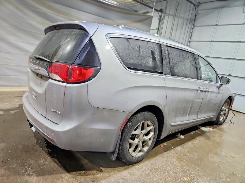 Photo 3 from auction – 2017 CHRYSLER PACIFICA L with VIN 2C4RC1GG0HR758249