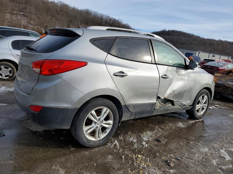 Photo 3 from auction – 2013 HYUNDAI TUCSON with VIN KM8JU3AC2DU637923