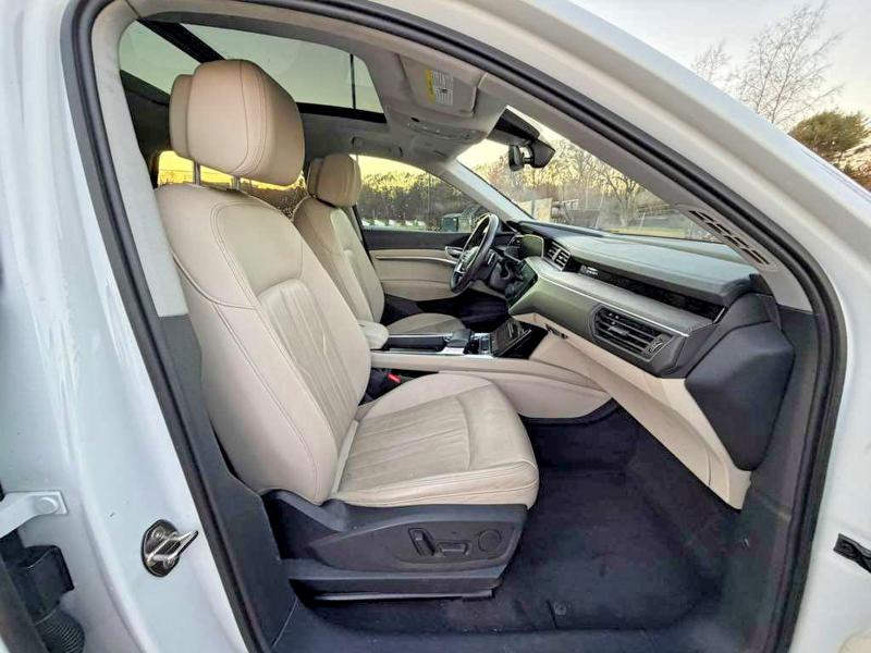 Photo 5 from auction – 2021 AUDI E-TRON PRE with VIN WA1AAAGE8MB010286