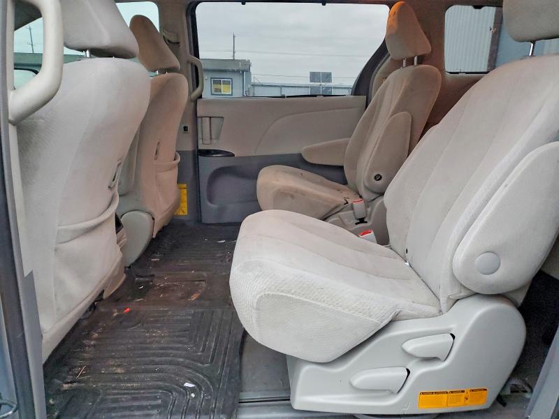 Photo 11 from auction – 2011 TOYOTA SIENNA LE with VIN 5TDJK3DC8BS017150