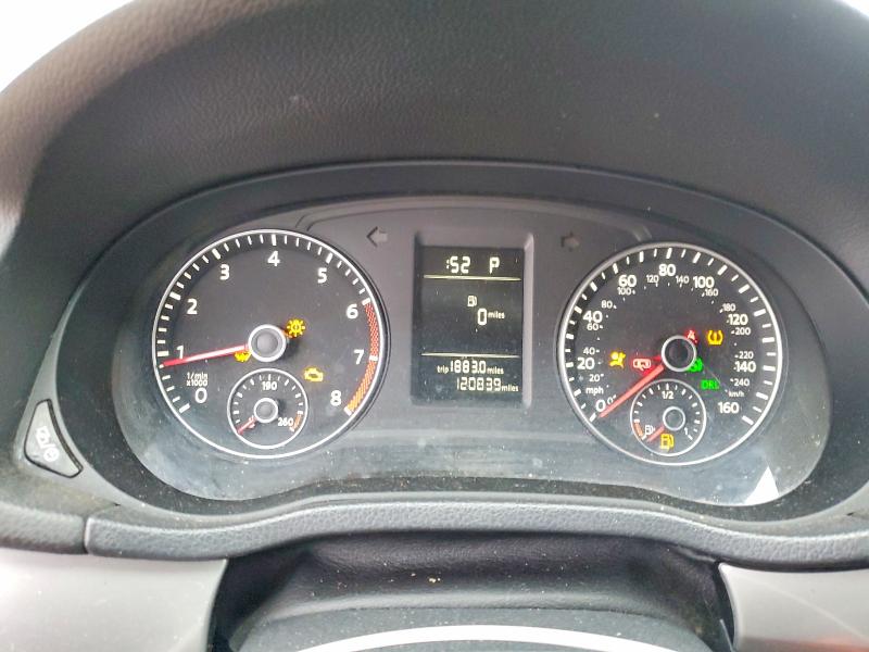 Photo 9 from auction – 2013 VOLKSWAGEN PASSAT S with VIN 1VWAP7A3XDC050830