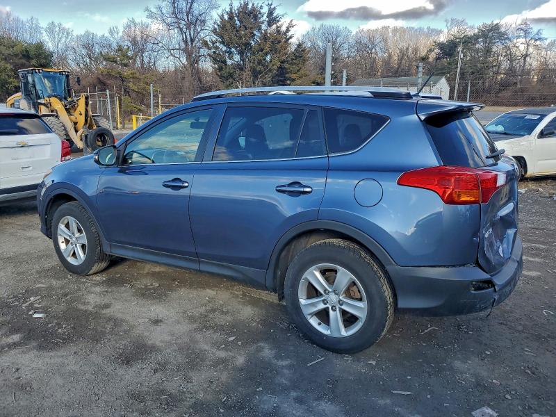 Photo 2 from auction – 2014 TOYOTA RAV4 XLE with VIN JTMRFREV1ED090550