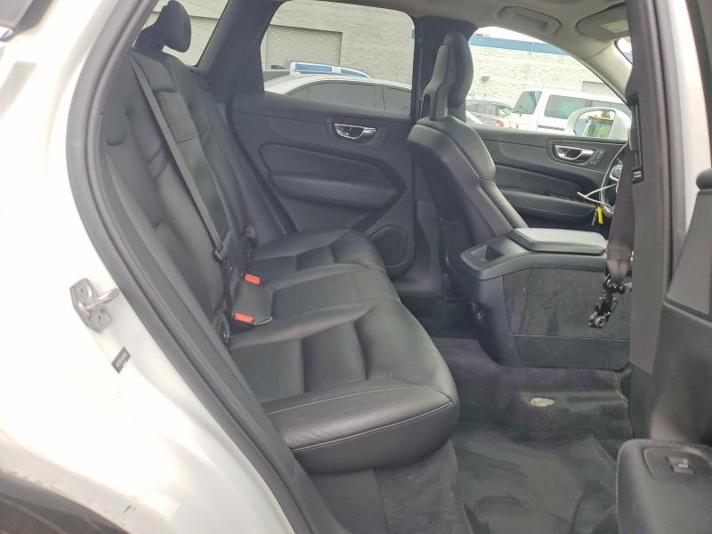 Photo 10 from auction – 2018 VOLVO XC60 T5 MO with VIN YV4102RK7J1018296
