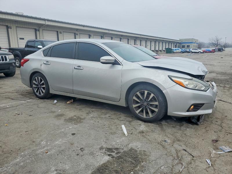 Photo 4 from auction – 2017 NISSAN ALTIMA 2.5 with VIN 1N4AL3AP7HC241076