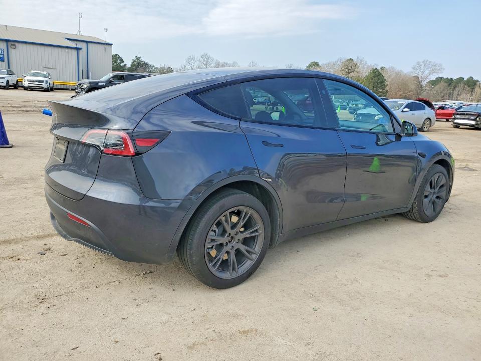 Photo 3 from auction – 2025 TESLA MODEL Y with VIN 7SAYGDED3SA366850