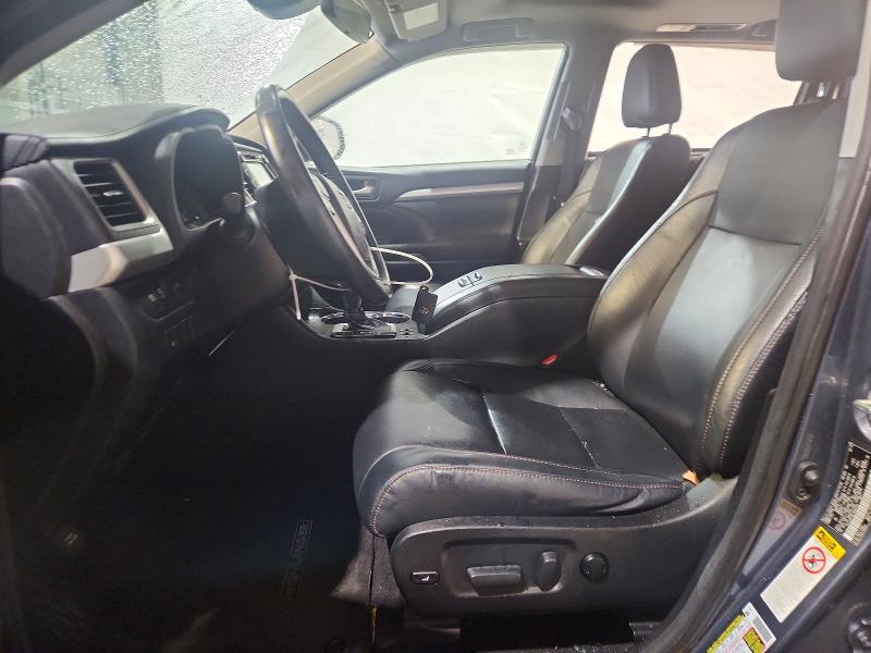 Photo 7 from auction – 2018 TOYOTA HIGHLANDER with VIN 5TDJZRFH8JS888393