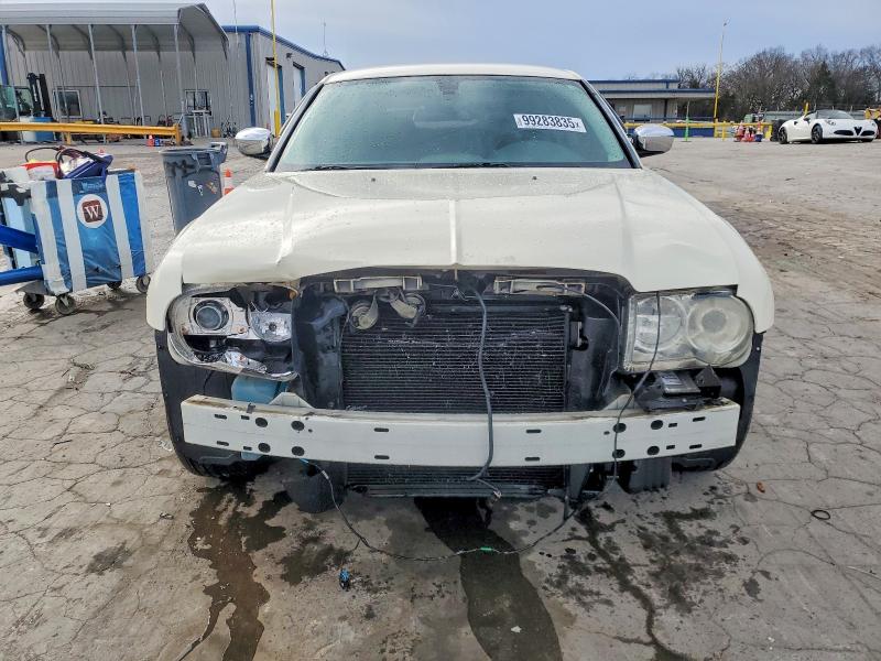 Photo 5 from auction – 2010 CHRYSLER 300C with VIN 2C3CA6CTXAH154204