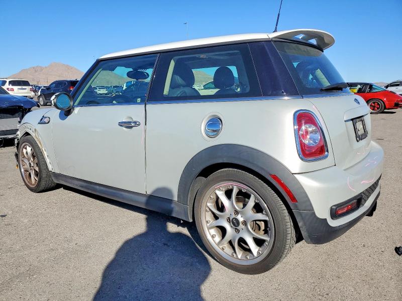 Photo 2 from auction – 2011 MINI COOPER S with VIN WMWSV3C59BTY13158