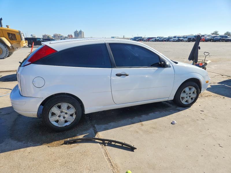 Photo 3 from auction – 2007 FORD FOCUS ZX3 with VIN 1FAFP31N97W108681