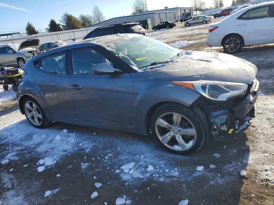 Photo 4 from auction – 2014 HYUNDAI VELOSTER with VIN KMHTC6AD7EU207828
