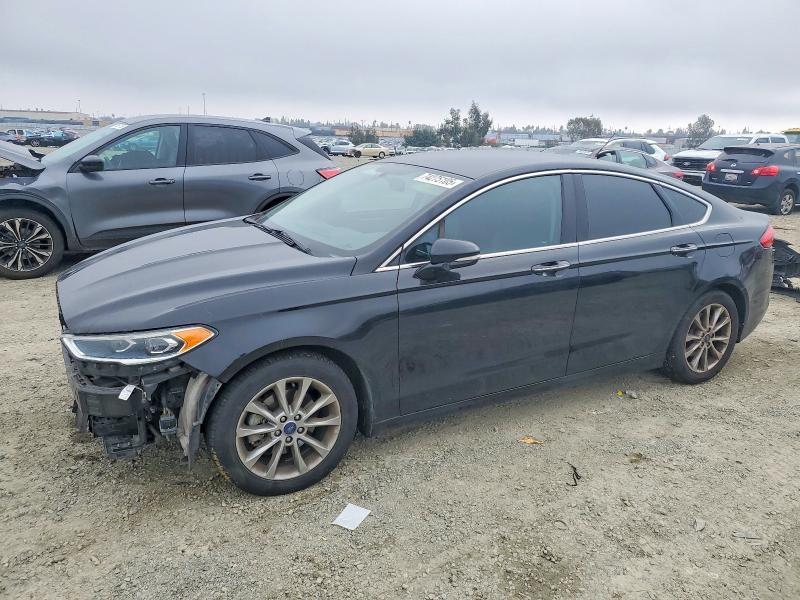 FORD FUSION SE 2017 with VIN 3FA6P0HD3HR408474 - Photo from auction