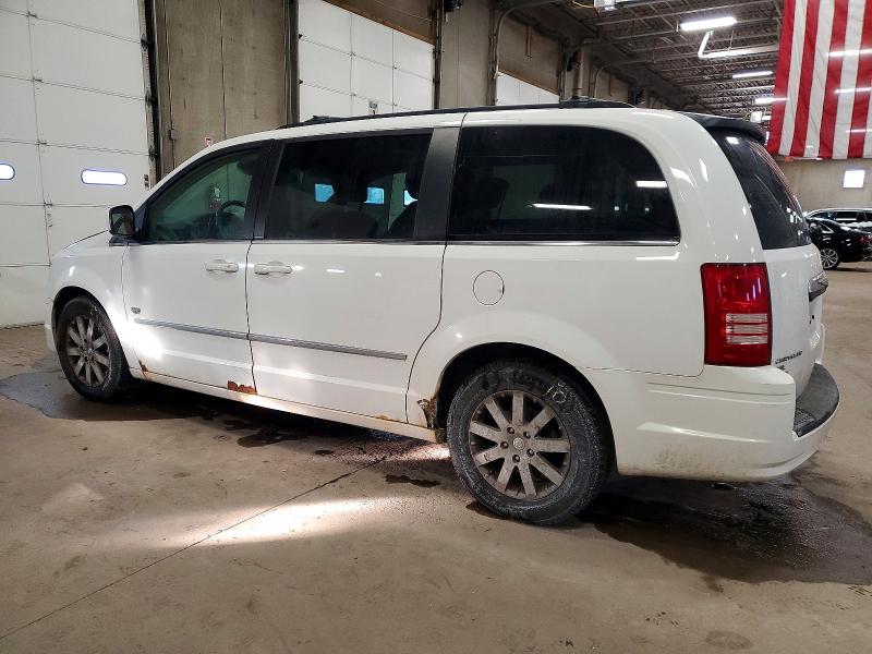 Photo 2 from auction – 2009 CHRYSLER TOWN & COU with VIN 2A8HR54X99R680697