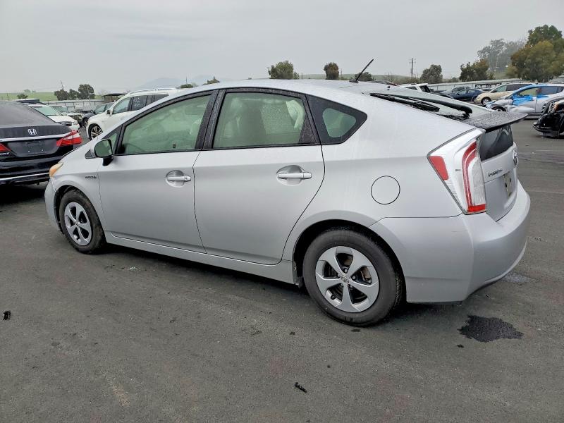 Photo 2 from auction – 2015 TOYOTA PRIUS with VIN JTDKN3DU3F1990511