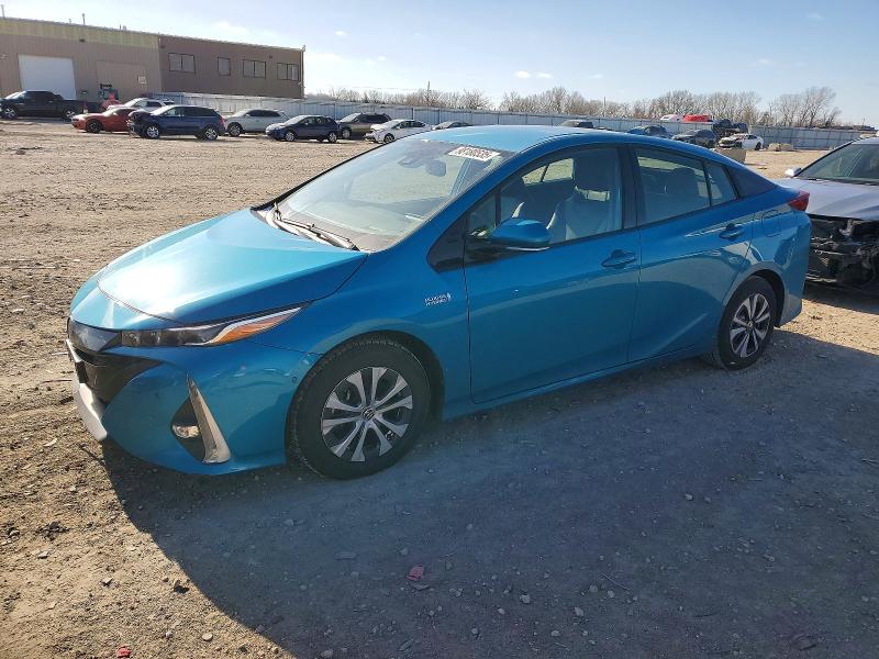 TOYOTA PRIUS PRIM 2020 with VIN JTDKARFP4L3135936 - Photo from auction