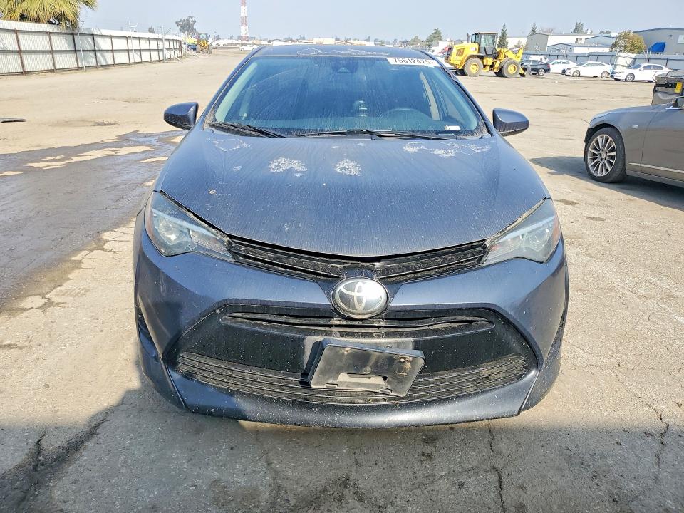 Photo 5 from auction – 2018 TOYOTA COROLLA with VIN 5YFBURHEXJP830767