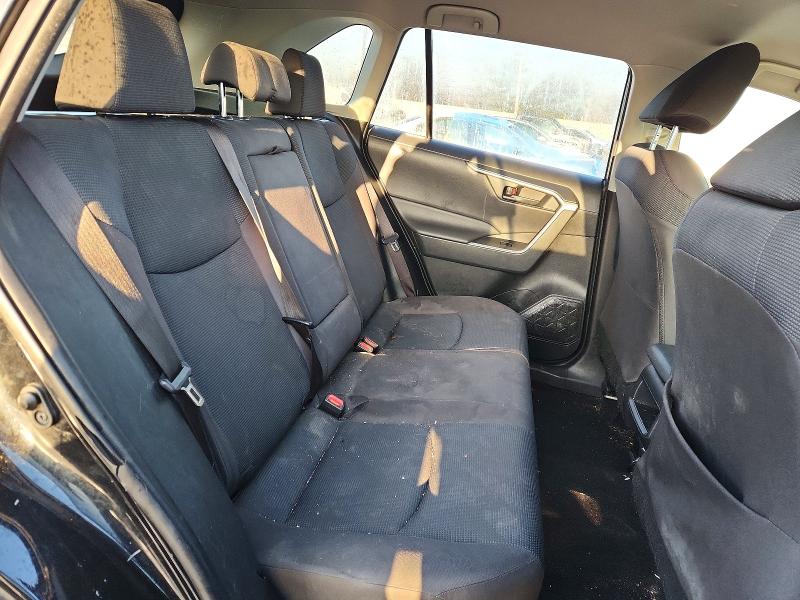 Photo 11 from auction – 2020 TOYOTA RAV4 LE with VIN JTMF1RFV7LD064807
