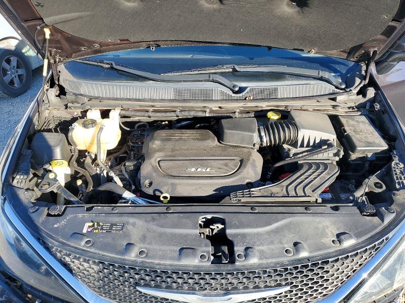 Photo 12 from auction – 2017 CHRYSLER PACIFICA with VIN 2C4RC1CG8HR525788