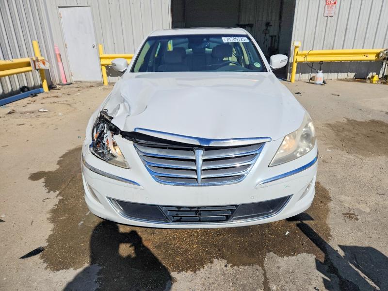 Photo 5 from auction – 2013 HYUNDAI GENESIS with VIN KMHGC4DD4DU246893