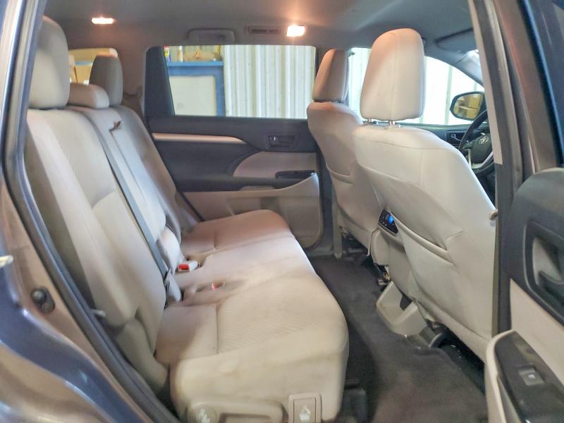 Photo 11 from auction – 2018 TOYOTA HIGHLANDER with VIN 5TDZZRFH2JS256864