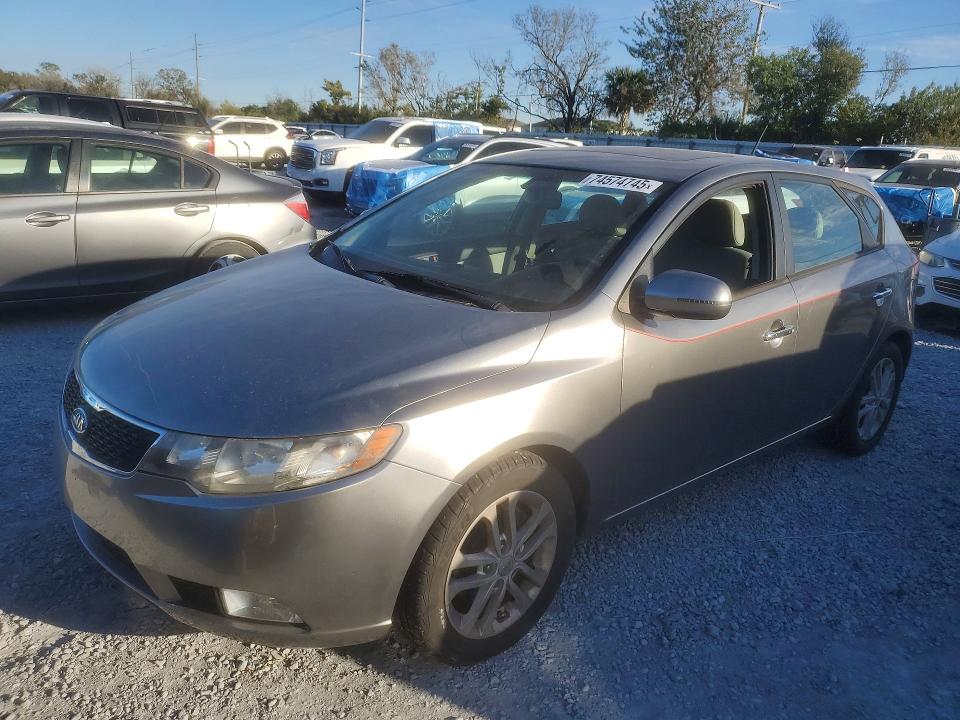 KIA FORTE EX 2012 z numerem VIN KNAFU5A28C5631210 - Zdjęcie z aukcji