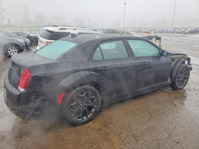 Photo 3 from auction – 2022 CHRYSLER 300 TOURIN with VIN 2C3CCASG6NH108022