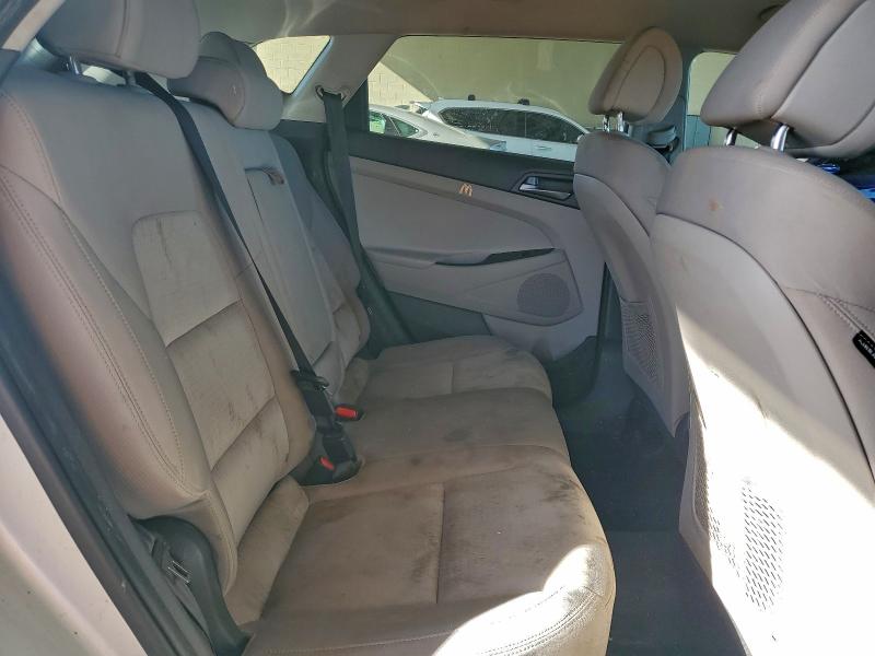 Photo 10 from auction – 2016 HYUNDAI TUCSON LIM with VIN KM8J33A46GU055274