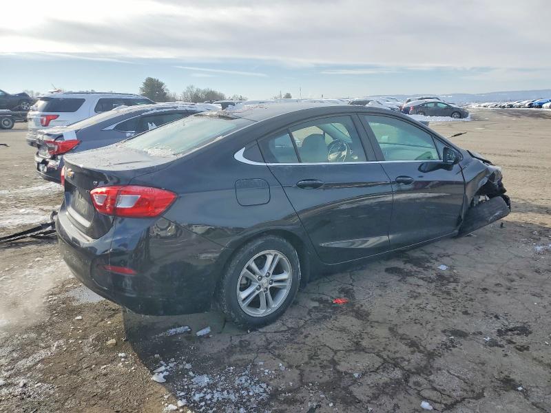 Photo 3 from auction – 2018 CHEVROLET CRUZE with VIN 1G1BE5SM4J7230892