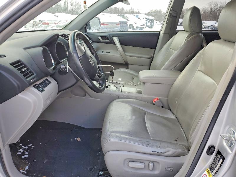Photo 7 from auction – 2012 TOYOTA HIGHLANDER with VIN 5TDBK3EH0CS136102