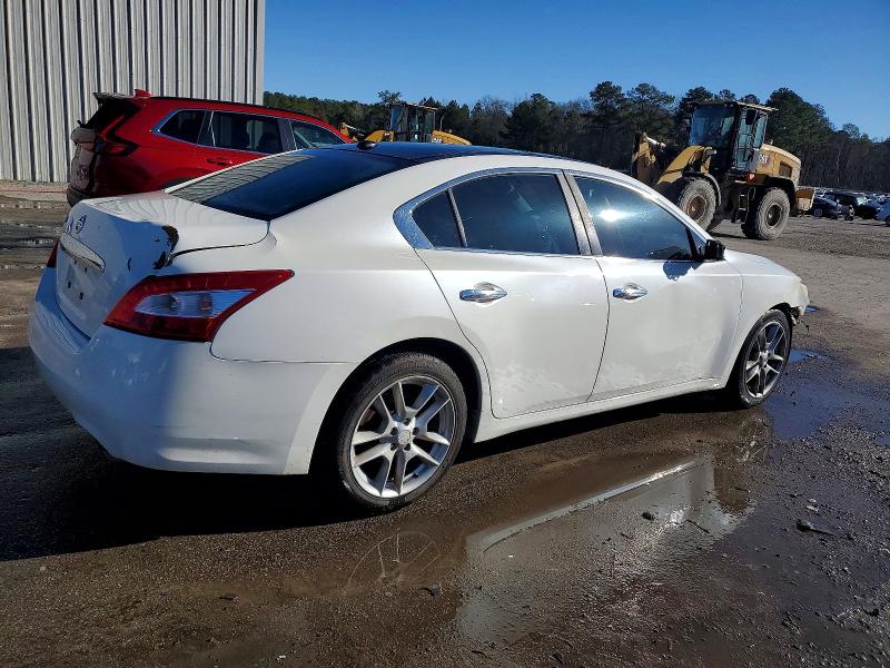 Photo 3 from auction – 2010 NISSAN MAXIMA S with VIN 1N4AA5AP3AC867375