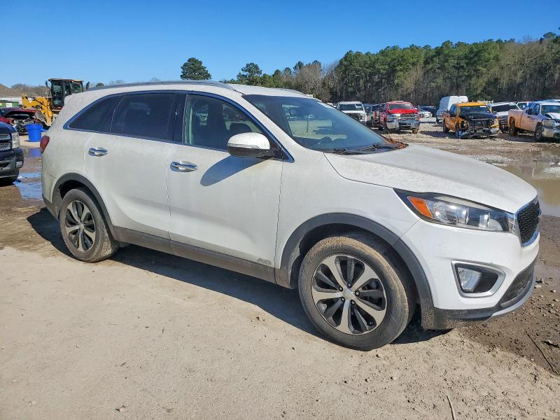 Photo 4 from auction – 2017 KIA SORENTO EX with VIN 5XYPHDA11HG242470