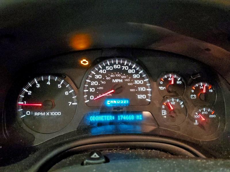 Photo 9 from auction – 2005 CHEVROLET TRAILBLAZE with VIN 1GNDT13S752367802