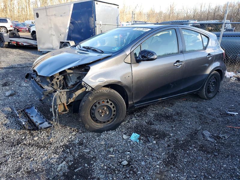 TOYOTA PRIUS C 2015 with VIN JTDKDTB36F1576667 - Photo from auction