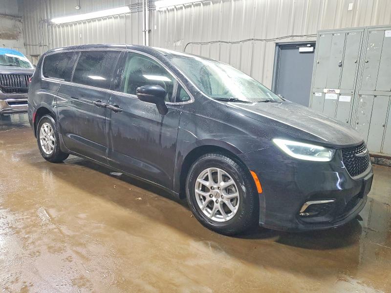 Photo 4 from auction – 2023 CHRYSLER PACIFICA T with VIN 2C4RC1BGXPR536002