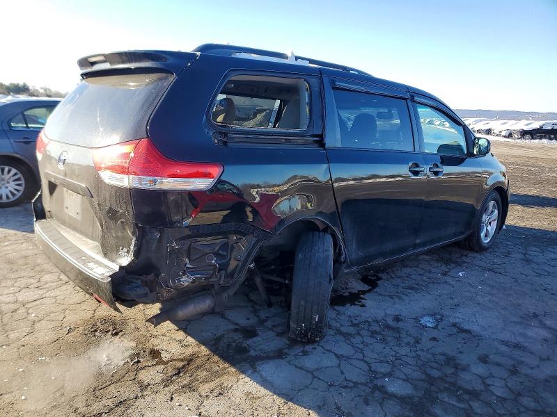 Photo 3 from auction – 2011 TOYOTA SIENNA LE with VIN 5TDJK3DC5BS014691
