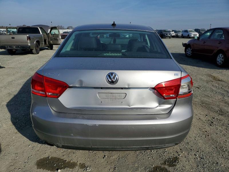 Photo 6 from auction – 2013 VOLKSWAGEN PASSAT with VIN 1VWBP7A30DC021101