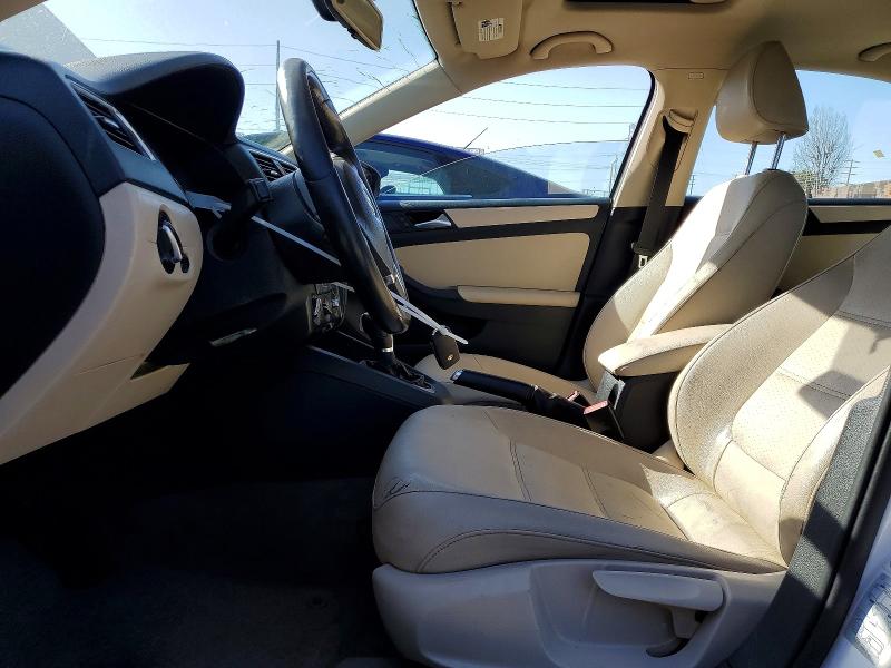 Photo 7 from auction – 2011 VOLKSWAGEN JETTA SE with VIN 3VWDZ7AJ0BM035853