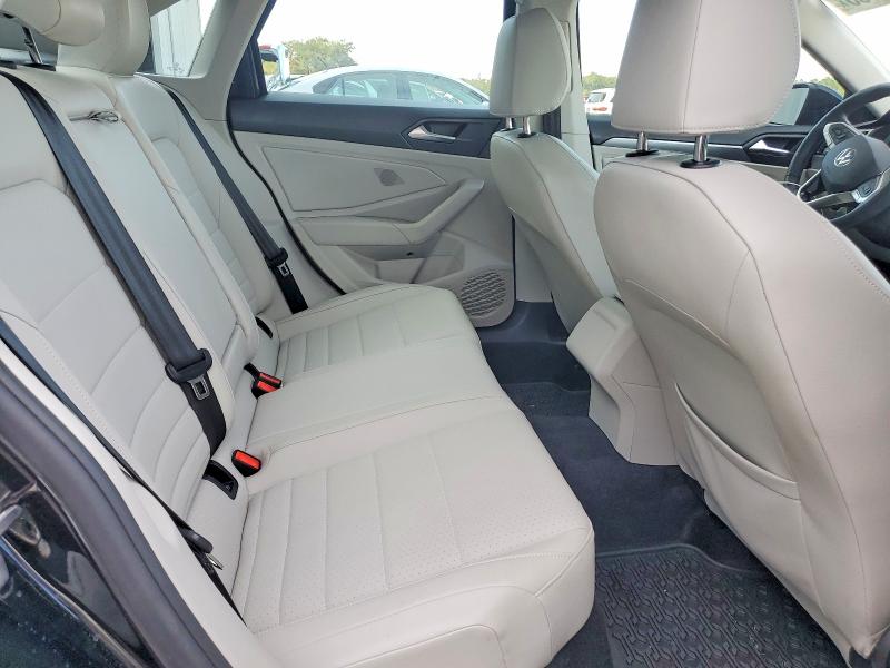 Photo 10 from auction – 2024 VOLKSWAGEN JETTA with VIN 3VW7M7BU0RM071542