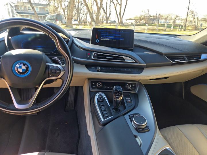 Photo 9 from auction – 2015 BMW I8 with VIN WBY2Z2C54FV392704