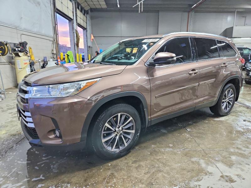 Photo 1 from auction – 2019 TOYOTA HIGHLANDER with VIN 5TDJZRFH6KS931453