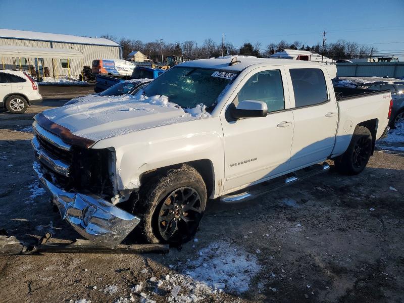 CHEVROLET SILVERADO 2017 with VIN 3GCUKRECXHG165614 - Photo from auction
