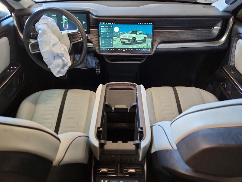 Photo 8 from auction – 2022 RIVIAN R1T with VIN 7FCTGAAA7NN013001