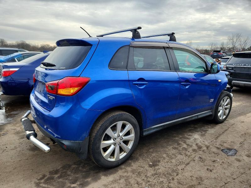 Photo 3 from auction – 2015 MITSUBISHI OUTLANDER with VIN 4A4AR3AU9FE057525