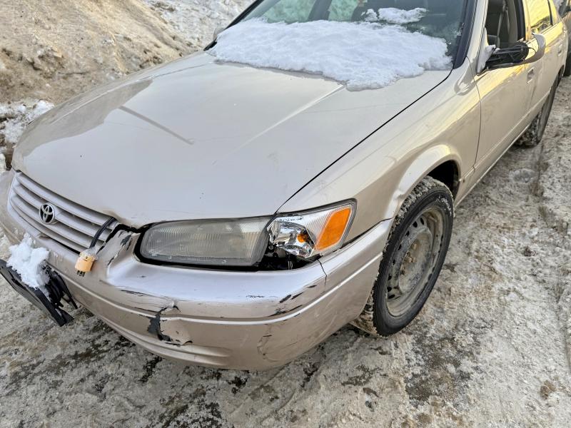 TOYOTA CAMRY 1998 with VIN 4T1BG22KXWU836748 - Photo from auction