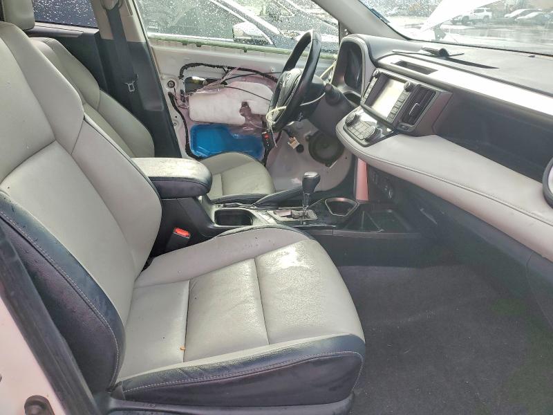 Photo 7 from auction – 2017 TOYOTA RAV4 with VIN JTMDFREV2HJ707518