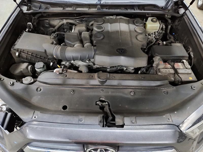 Photo 12 from auction – 2018 TOYOTA 4RUNNER SR with VIN JTEBU5JR7J5510966
