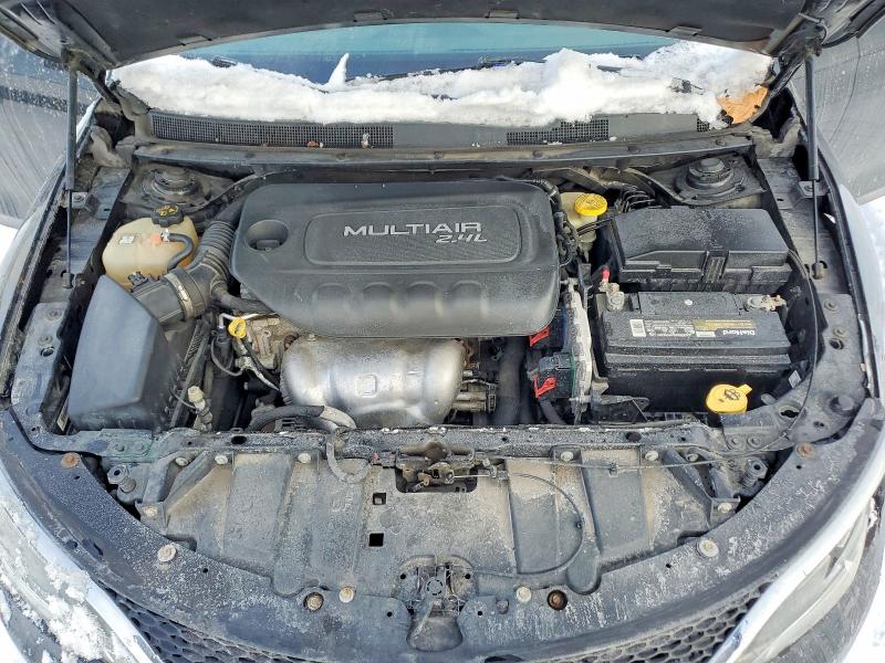 Photo 11 from auction – 2015 CHRYSLER 200 LIMITE with VIN 1C3CCCAB4FN647684